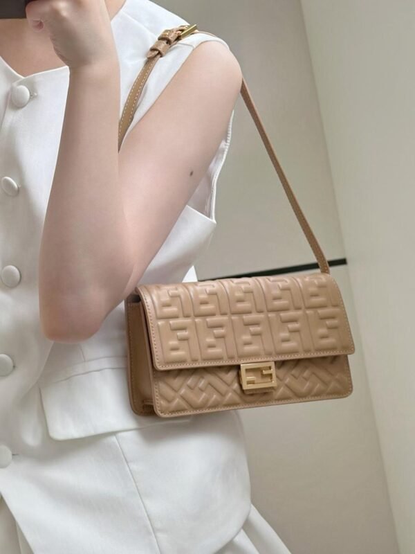 FENDI  BAGUETTE