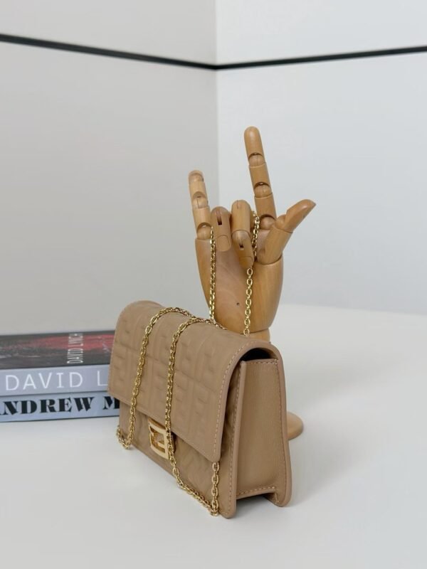 FENDI  BAGUETTE