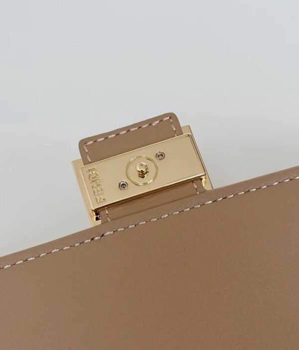 FENDI  BAGUETTE