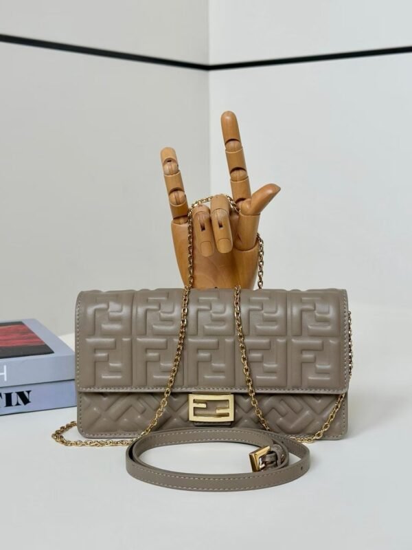 FENDI  BAGUETTE