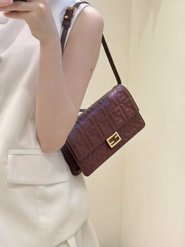 FENDI  BAGUETTE