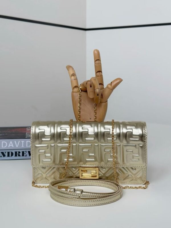FENDI  BAGUETTE