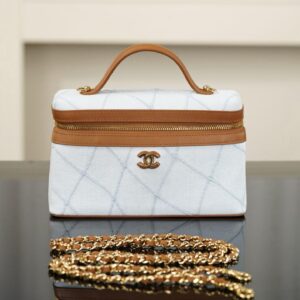 CHANEL Vanity with Chain(For pre-sale pricing, please contact customer service)