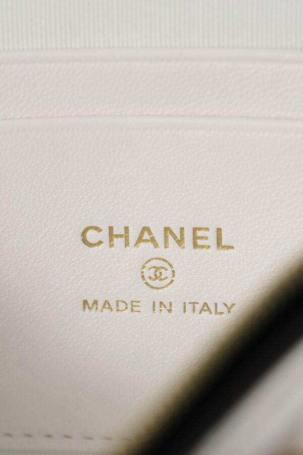 CHANEL Vanity with Chain
