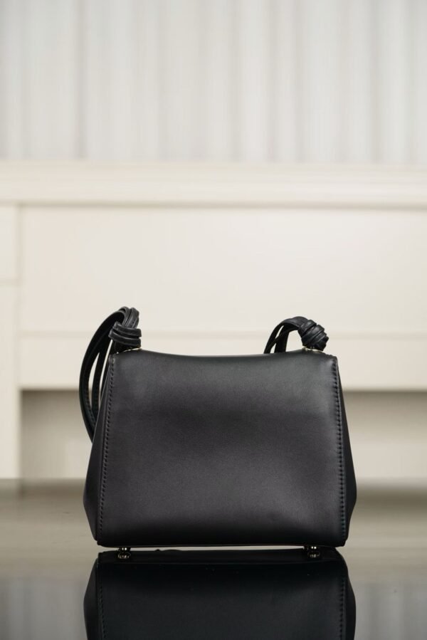 CHANEL Flap Bag(For pre-sale pricing, please contact customer service.)
