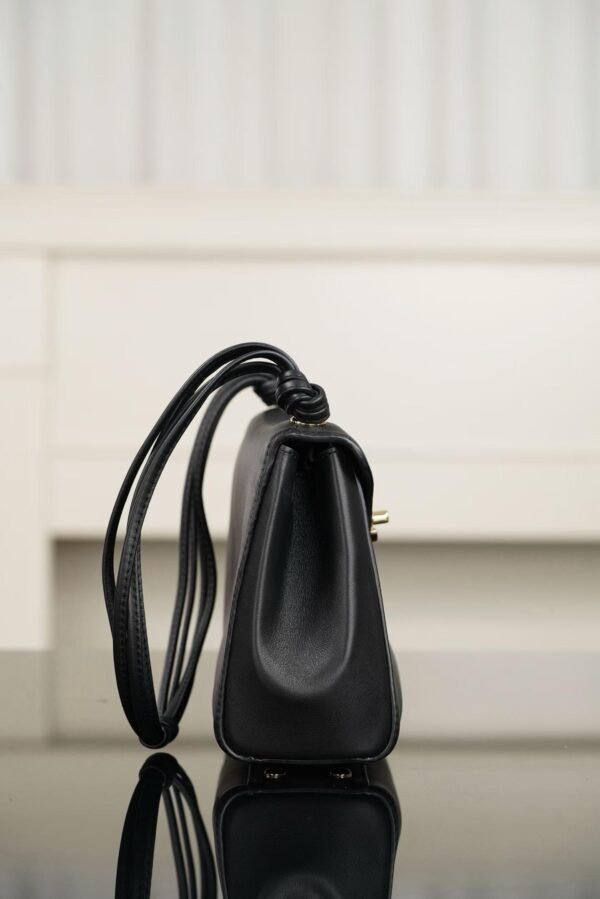 CHANEL Flap Bag(For pre-sale pricing, please contact customer service.)
