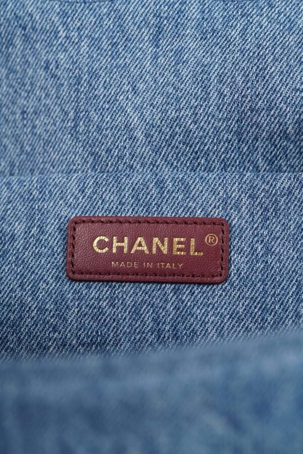 CHANEL  Maxi Flap bag