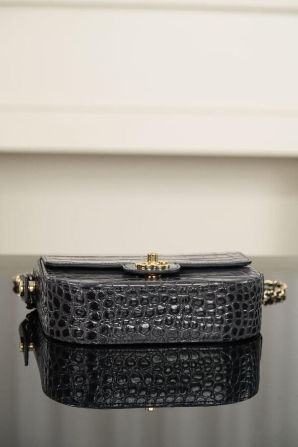 CHANEL  Clutch
