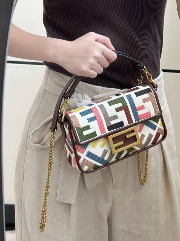 FENDI Baguette® BAG