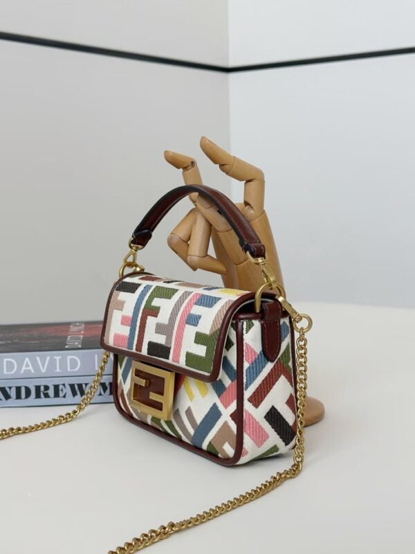 FENDI Baguette® BAG