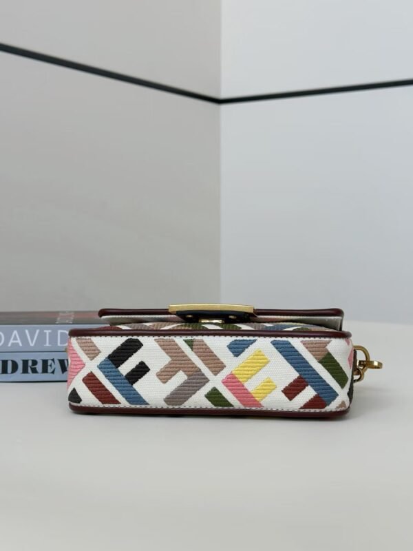 FENDI Baguette® BAG