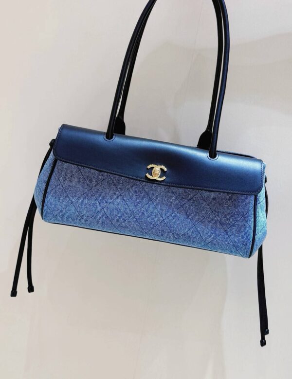 CHANEL Small Shopping Bag