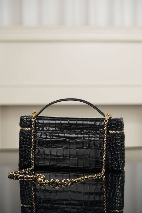 CHANEL Vanity with Chain