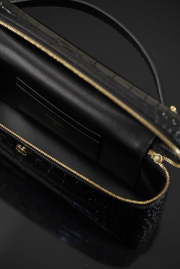 CHANEL Vanity with Chain