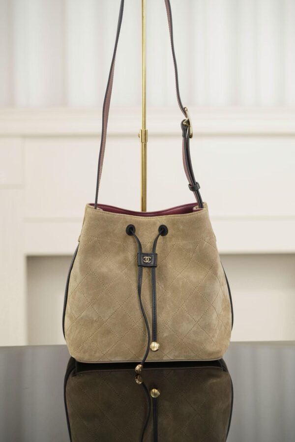 CHANEL  Bucket Bag