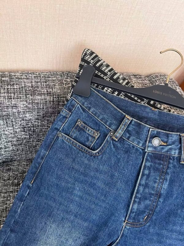 LOUIS VUITTON Jeans