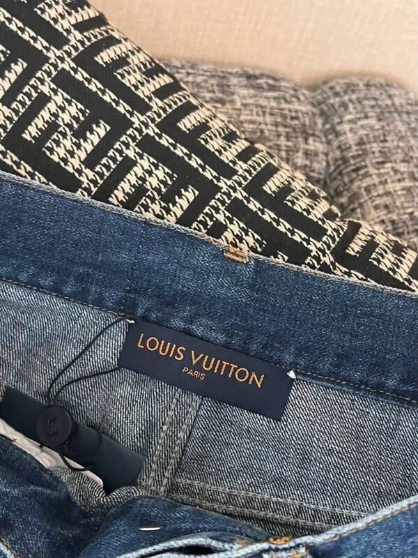 LOUIS VUITTON Jeans