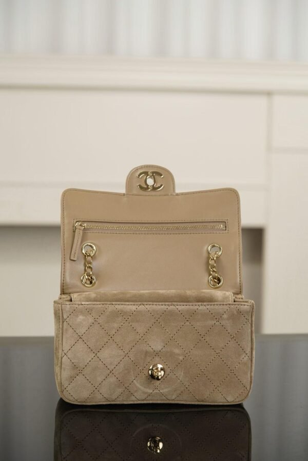 CHANEL Flap Bag