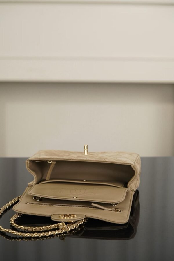 CHANEL Flap Bag