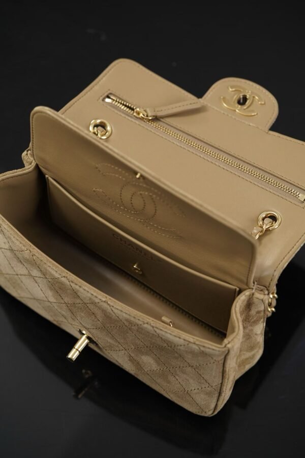 CHANEL Flap Bag