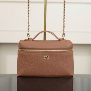 CHANEL Vanity with Chain