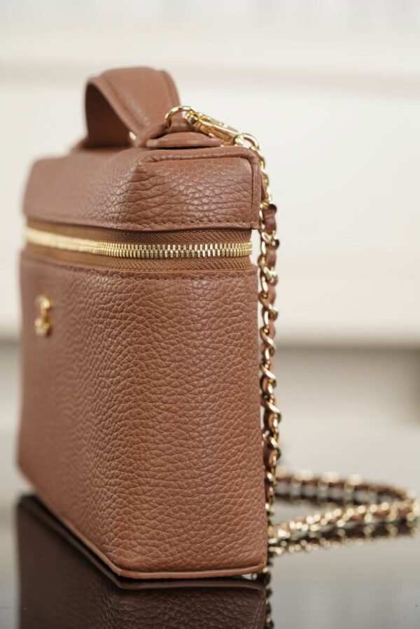 CHANEL Vanity with Chain