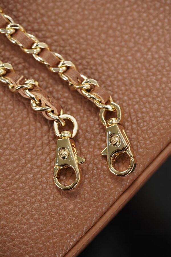CHANEL Vanity with Chain