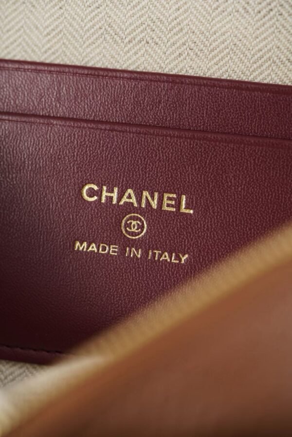 CHANEL Vanity with Chain
