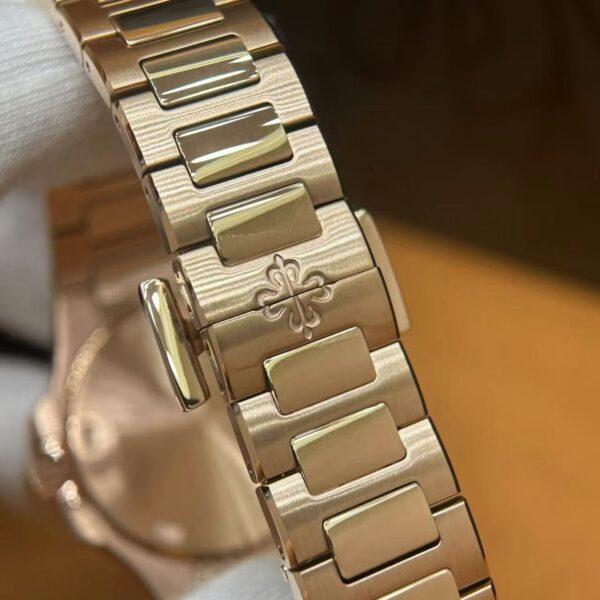 Patek PHILIPPE Nautilus 7010/1R-013