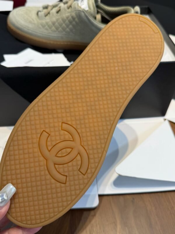 CHANEL Sneakers