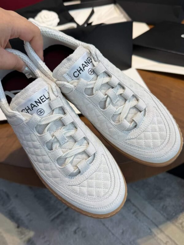 CHANEL Sneakers