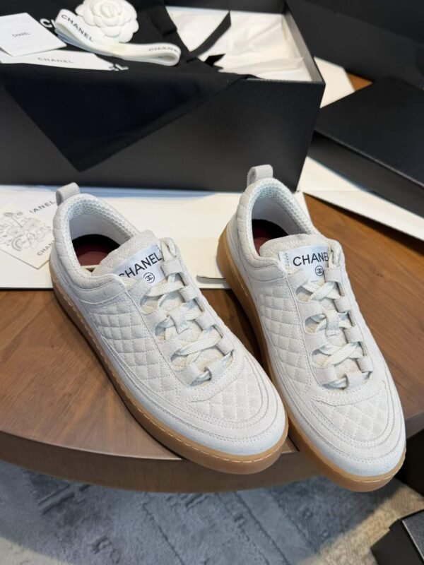 CHANEL Sneakers