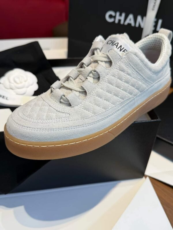 CHANEL Sneakers