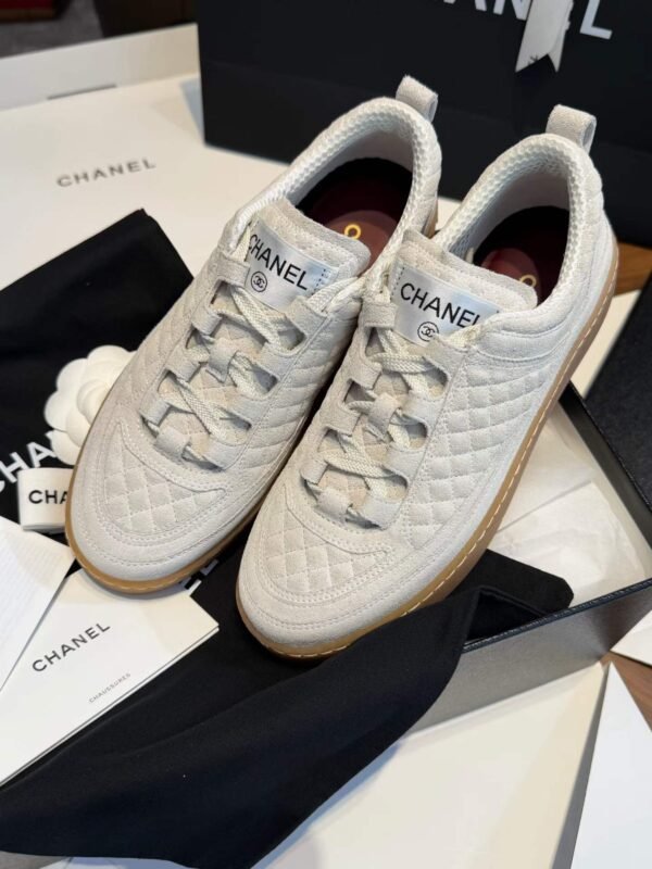 CHANEL Sneakers