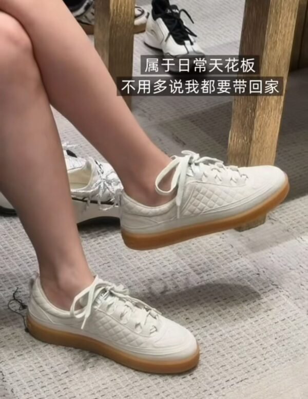 CHANEL Sneakers