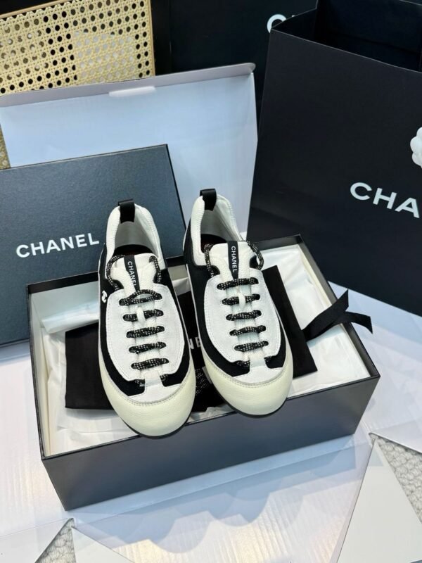 CHANEL  Sneakers