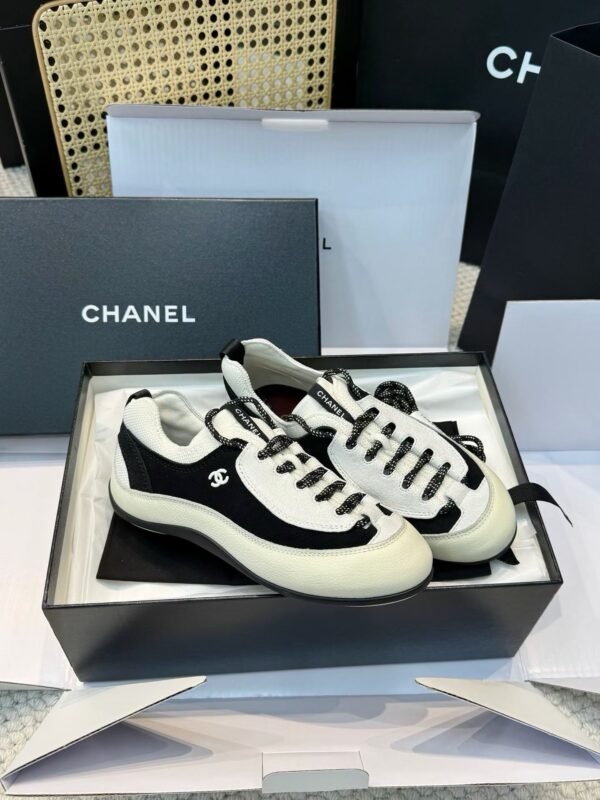 CHANEL  Sneakers