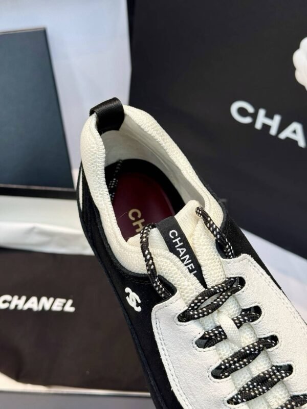 CHANEL  Sneakers