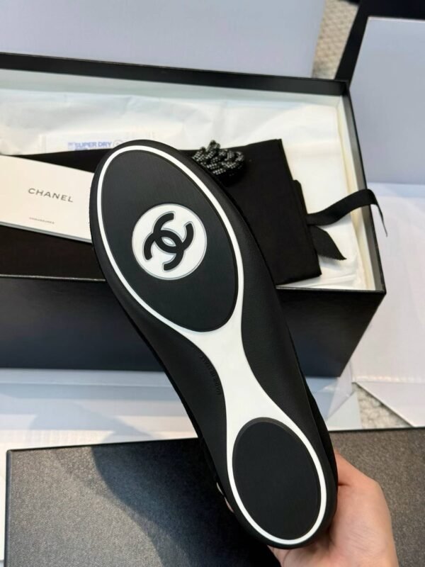CHANEL  Sneakers