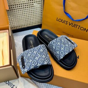 LOUIS VUITTON Slippers