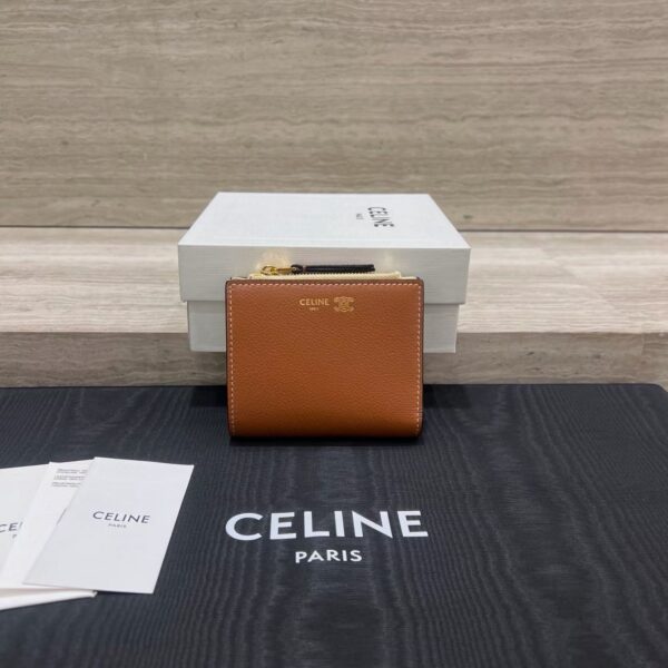 CELINE FINE WALLET TRIOMPHE STAMP IN SUPPLE GRAINED CALFSKIN