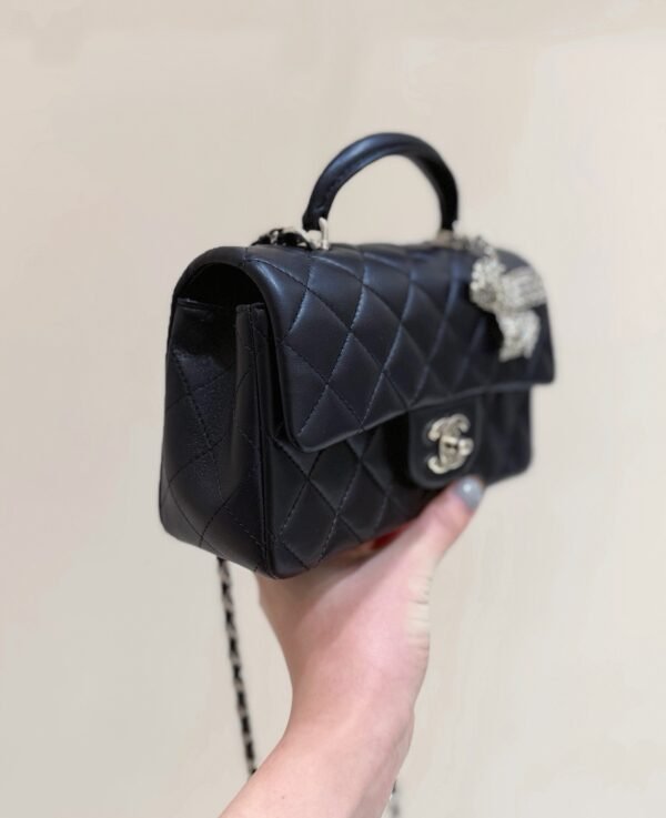 CHANEL 25K Flip-top bag