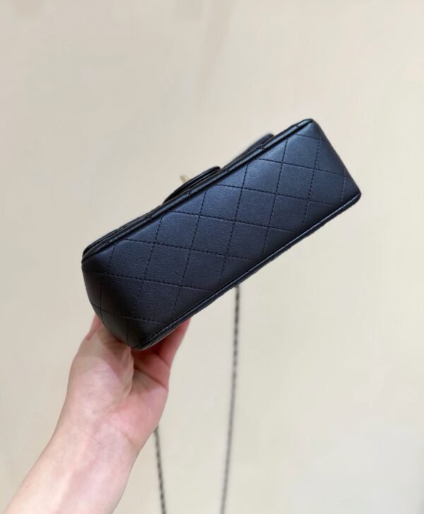 CHANEL 25K Flip-top bag