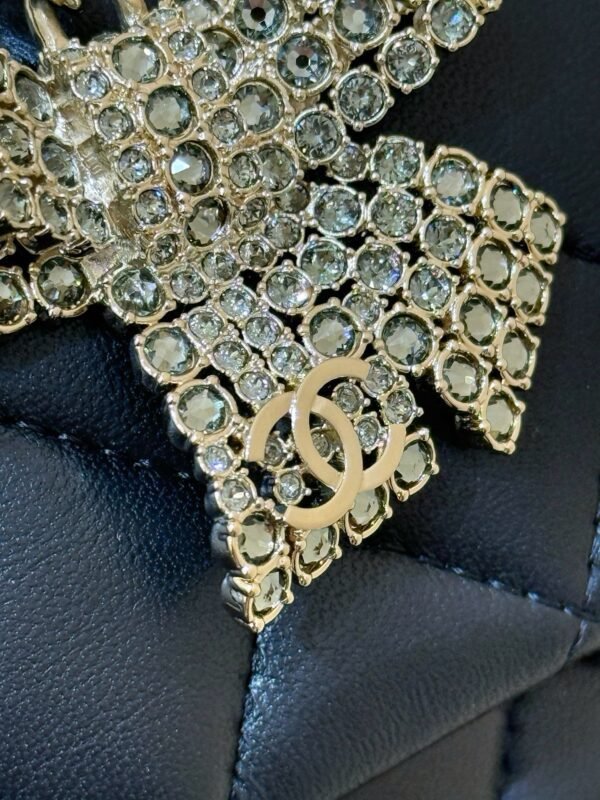 CHANEL 25K Flip-top bag