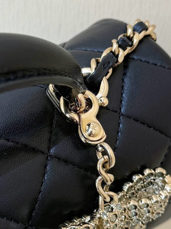 CHANEL 25K Flip-top bag