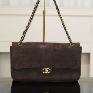 CHANEL Maxi Flap bag