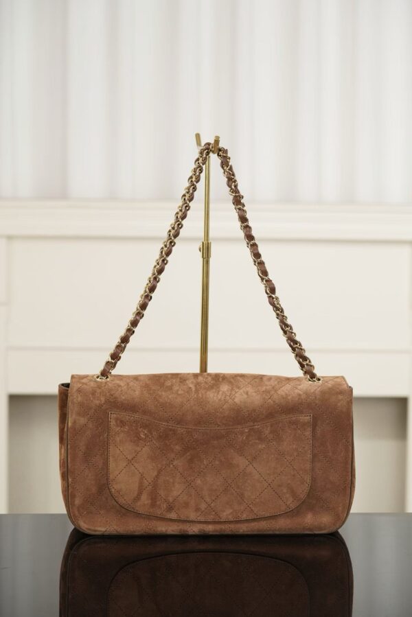 CHANEL Maxi Flap bag