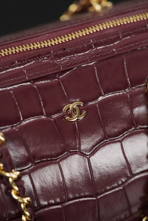 CHANEL Clutch with chain