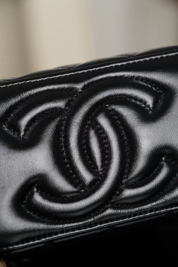 CHANEL Long Vanity with Chain