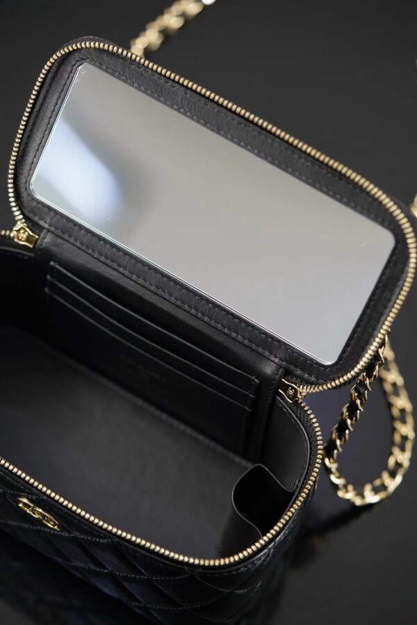 CHANEL Long Vanity with Chain